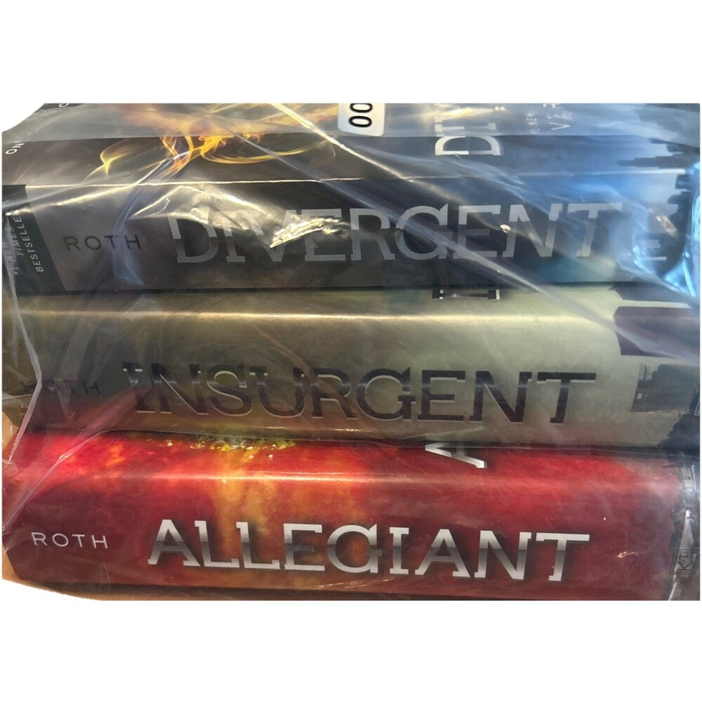 Divergent Series 3-Book Box Set: Divergent, Insurgent, Allegiant
